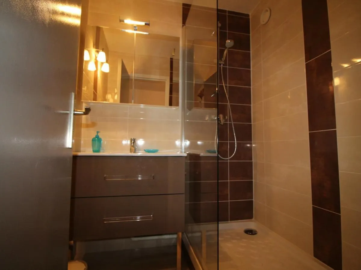 Studio Cabine 4 Pers Au Pied Des Pistes Avec Parking Gratuit - Auris En Oisans - Fr-1-297-151